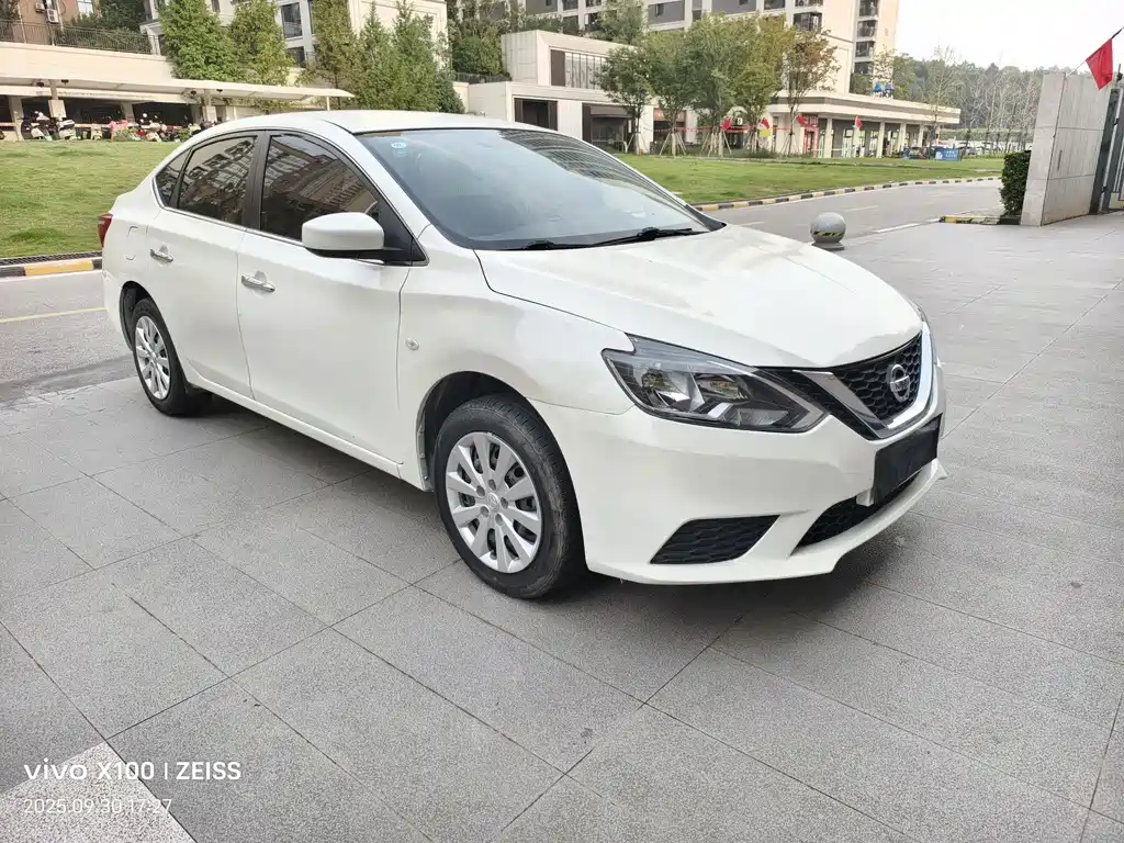 Nissan Nissan Sylphy 2021 Classic 1.6XE CVT Comfort Edition 2022 - thumbnail 3