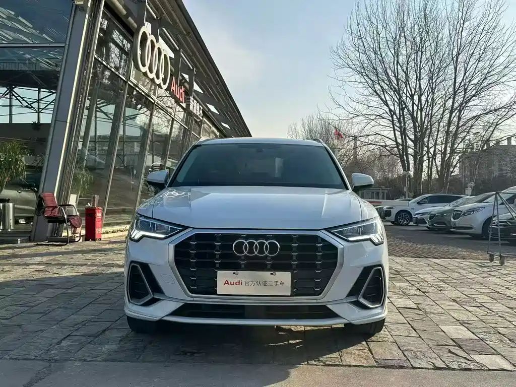 Audi Audi Q3 2024 40 TFSI S Line Sport Package 2024 - thumbnail 2