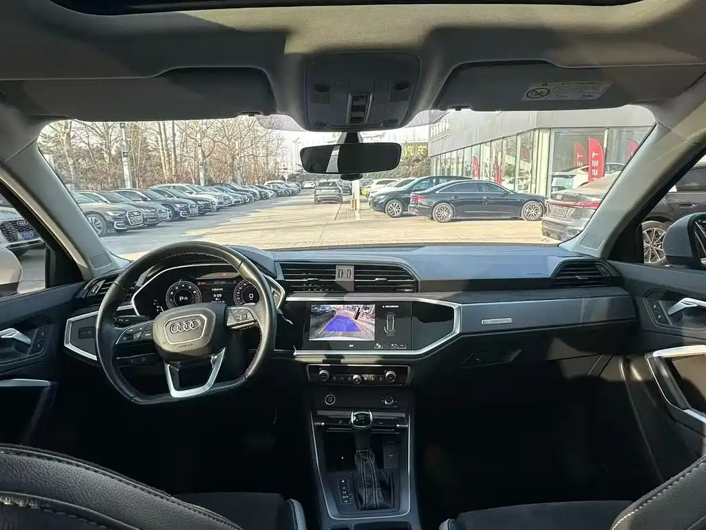 Audi Audi Q3 2024 40 TFSI S Line Sport Package 2024 - thumbnail 3