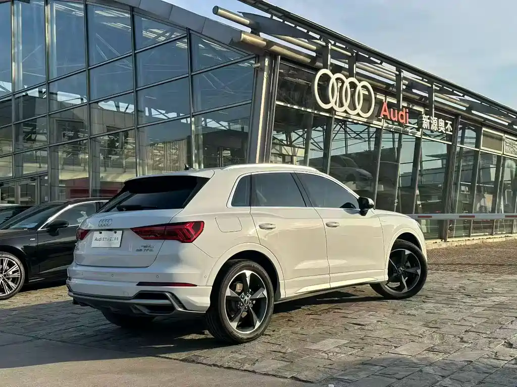 Audi Audi Q3 2024 40 TFSI S Line Sport Package 2024 - thumbnail 6