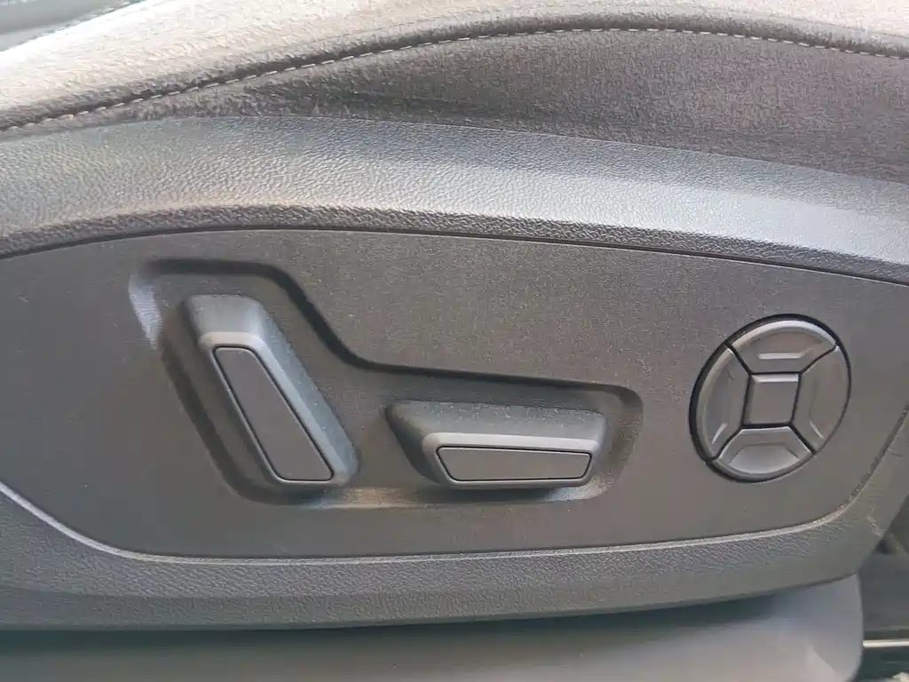 Audi Audi Q3 2024 40 TFSI S Line Sport Package 2024 - thumbnail 17