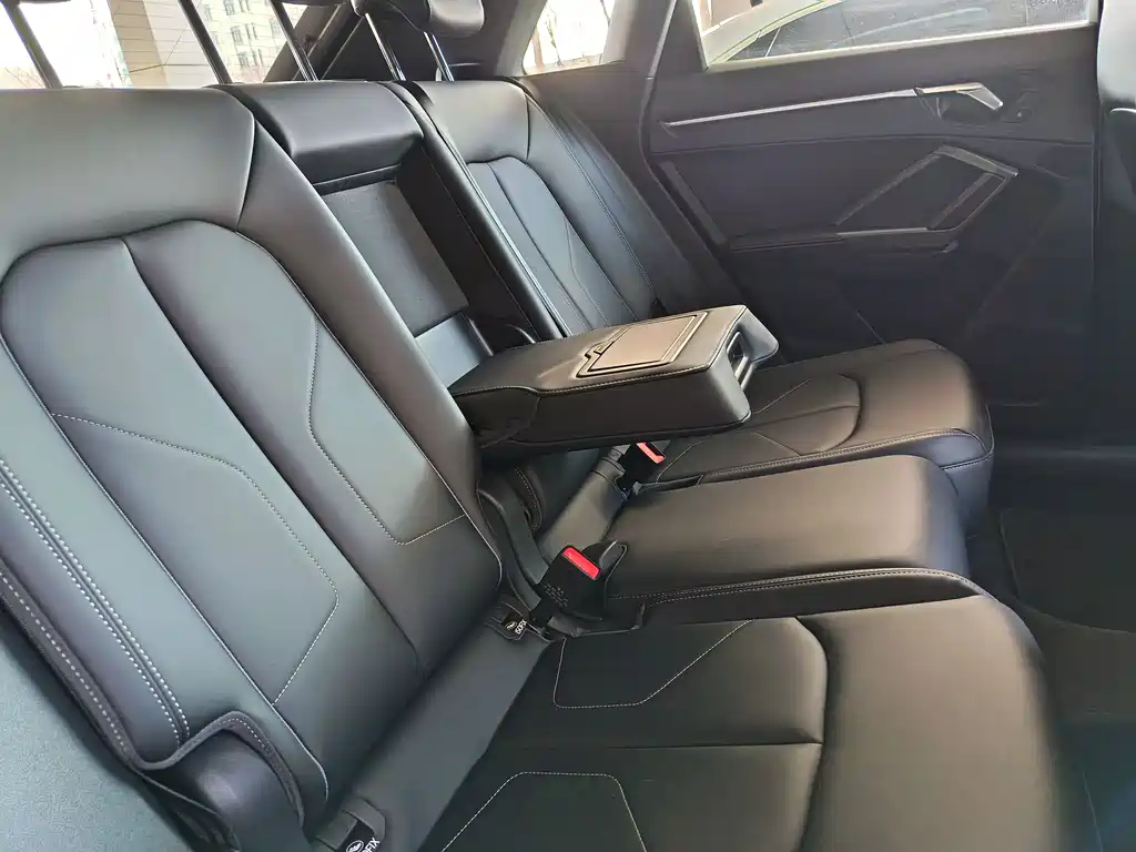 Audi Audi Q3 2024 40 TFSI S Line Sport Package 2024 - thumbnail 18