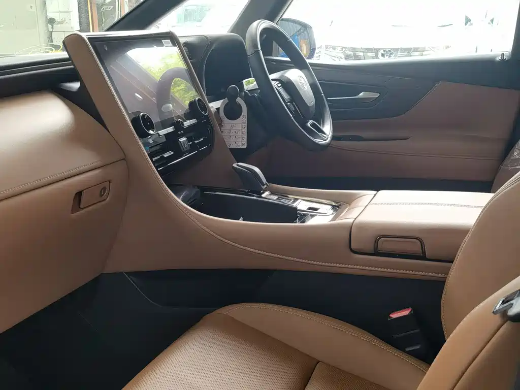 Toyota Alphard 2024 Crown Hybrid 2.5L Ultimate Edition 2024 - thumbnail 3