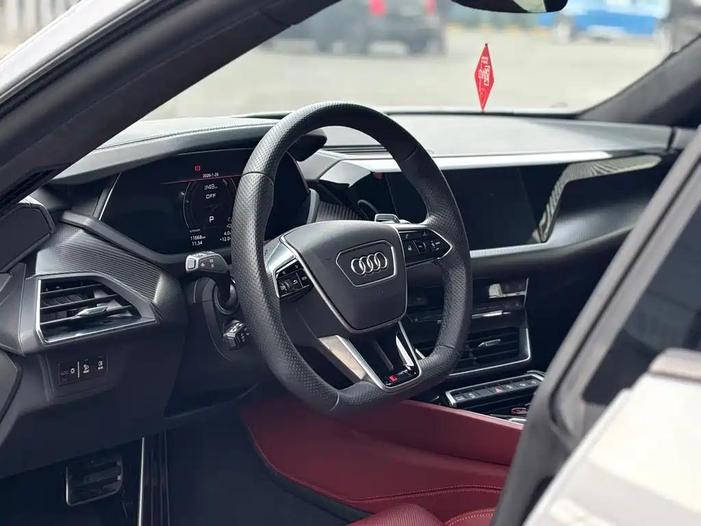 Audi Audi RS e-tron GT 2023 Base Model 2024 - thumbnail 8