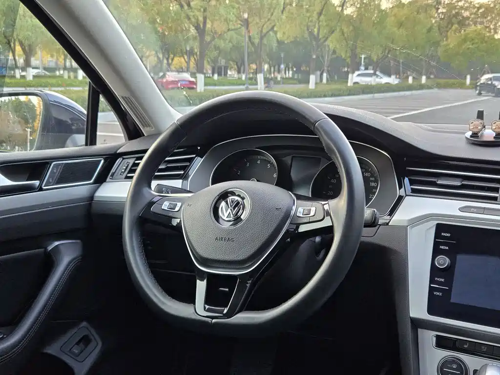Volkswagen Volkswagen Lavida 2018 380TSI Comfortline 2WD 2019 - thumbnail 11