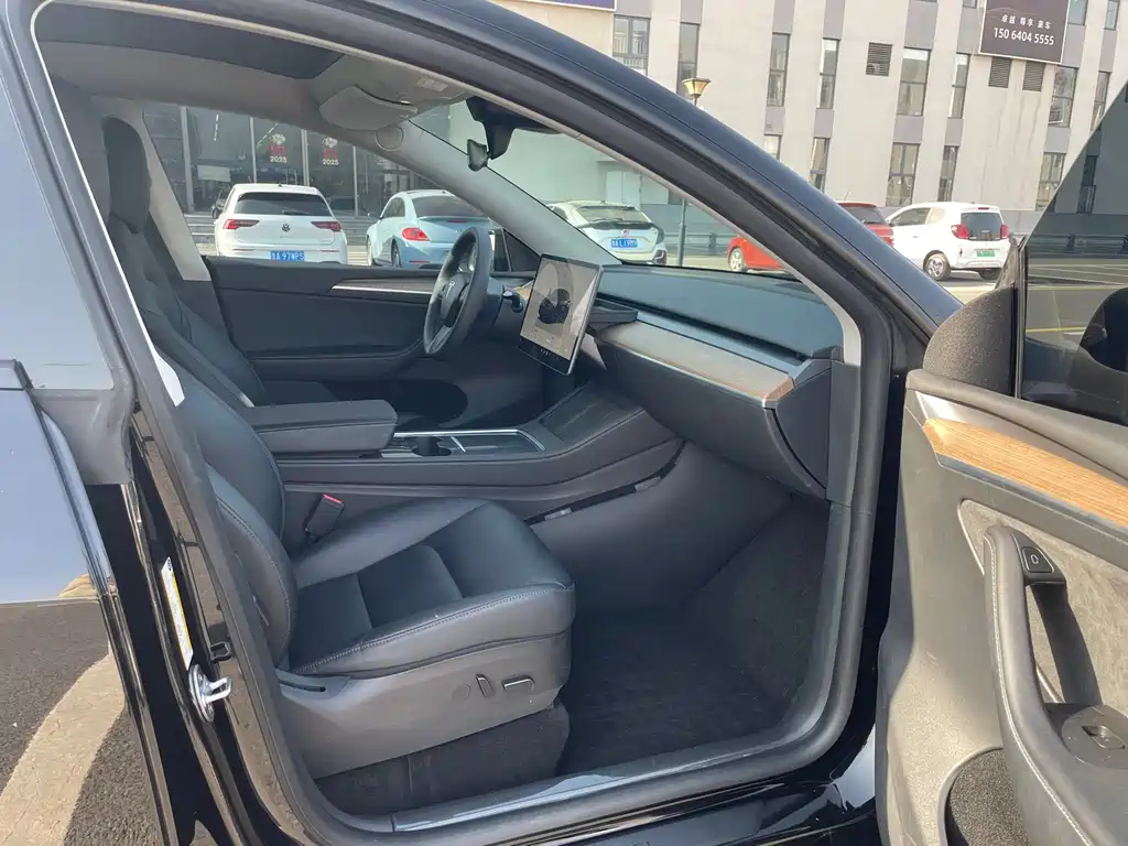 Tesla Model Y 2022 Rear-Wheel Drive 2022 - thumbnail 11