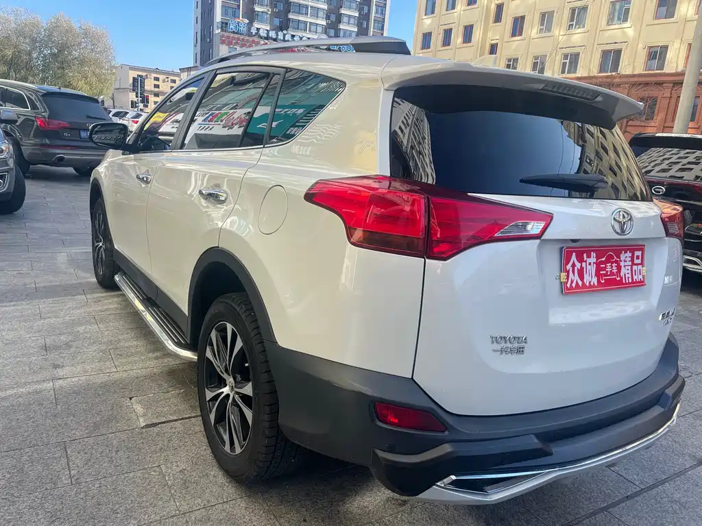 Toyota RAV4 2015 2.5L Automatic AWD Premium Edition 2016 - thumbnail 7