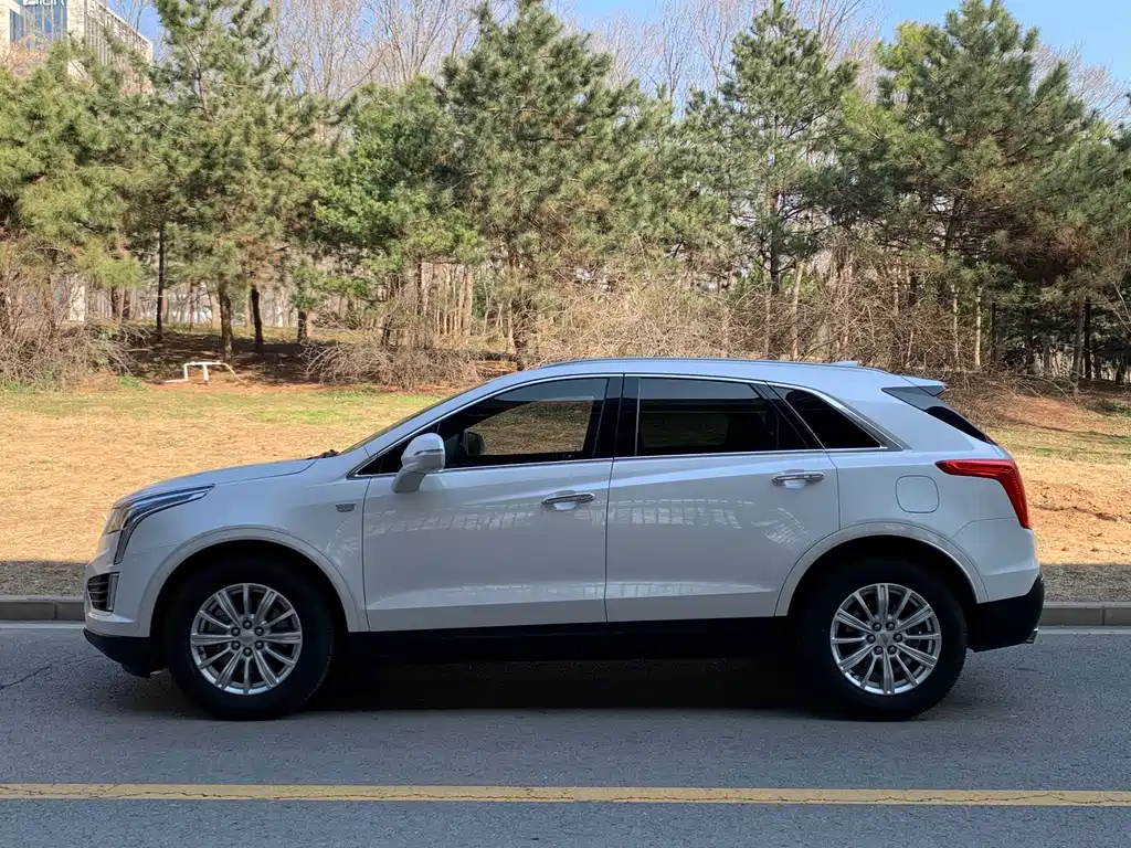 Cadillac Cadillac XT5 2018 28E AWD Technology Edition 2018 - thumbnail 4