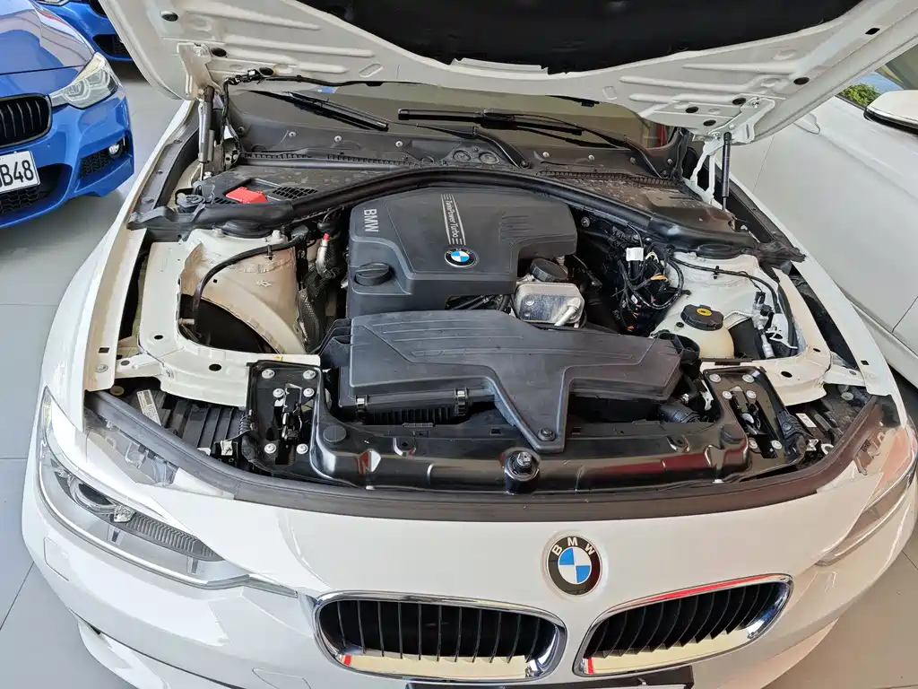 BMW BMW 3 Series 2013 320i Fashion Edition 2013 - thumbnail 2