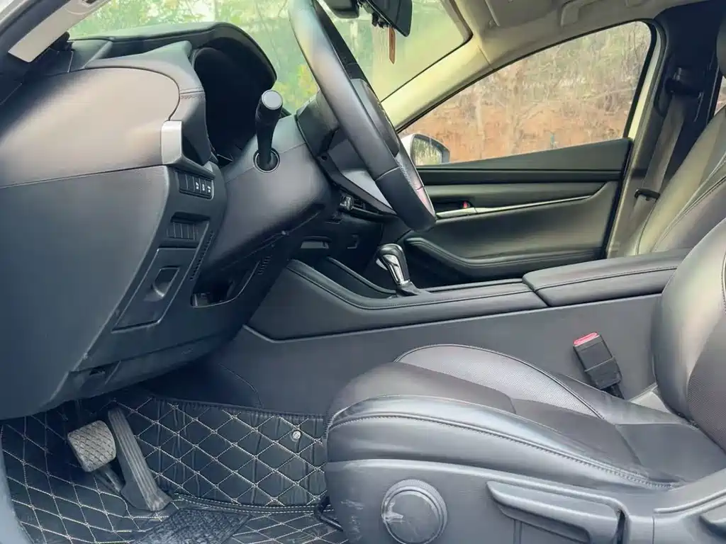 Mazda Mazda 3 Axela 2020 1.5L Automatic Quality Edition 2020 - thumbnail 5