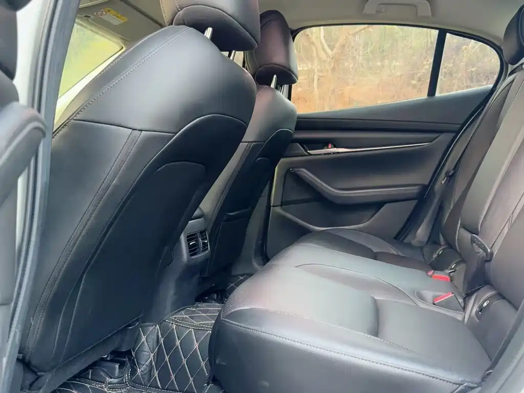 Mazda Mazda 3 Axela 2020 1.5L Automatic Quality Edition 2020 - thumbnail 6