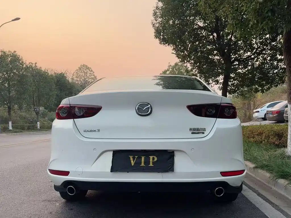 Mazda Mazda 3 Axela 2020 1.5L Automatic Quality Edition 2020 - thumbnail 8