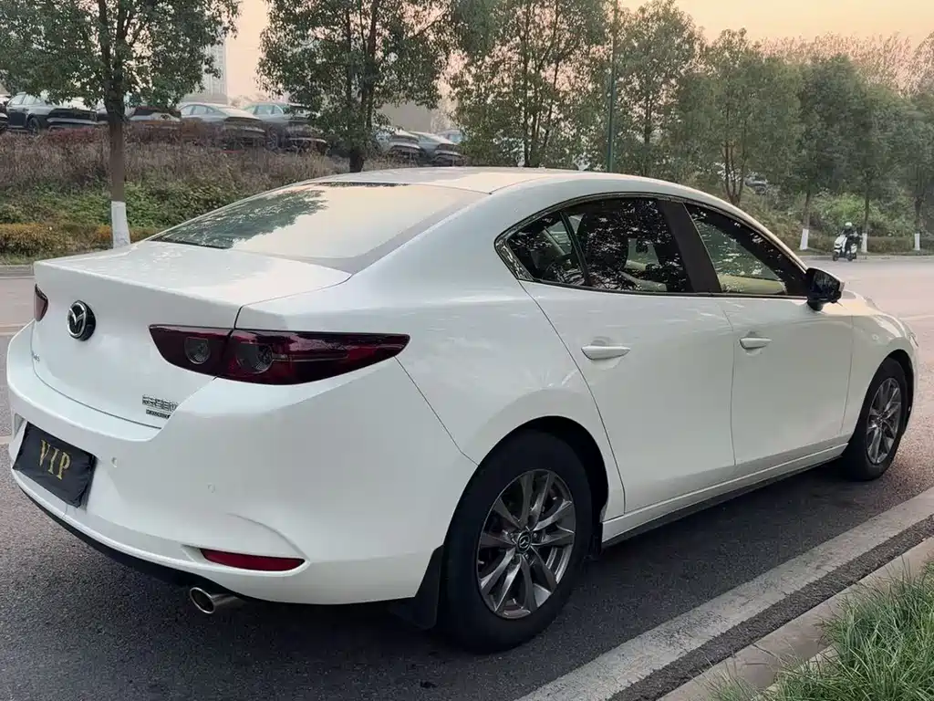 Mazda Mazda 3 Axela 2020 1.5L Automatic Quality Edition 2020 - thumbnail 9
