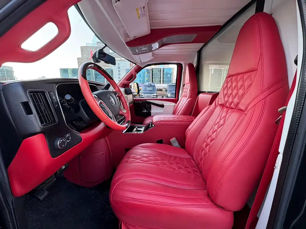 GMC GMC Savana 2017 6.0L G660S雅尊天幕版 Wait, let me correct that - "雅尊天幕版" appears to be a Chinese trim/package designation. The internationally accepted name would be: GMC Savana 2017 6.0L G660S Actually, looking more carefully at the original, "SAVANA" is already the English model name. The internationally accepted model name is simply: GMC Savana 2017 6.0L G660S 2017 - thumbnail 19