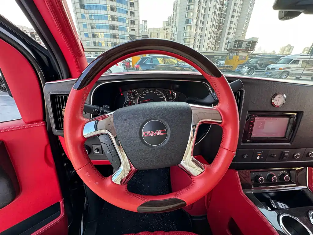GMC GMC Savana 2017 6.0L G660S雅尊天幕版 Wait, let me correct that - "雅尊天幕版" appears to be a Chinese trim/package designation. The internationally accepted name would be: GMC Savana 2017 6.0L G660S Actually, looking more carefully at the original, "SAVANA" is already the English model name. The internationally accepted model name is simply: GMC Savana 2017 6.0L G660S 2017 - thumbnail 20