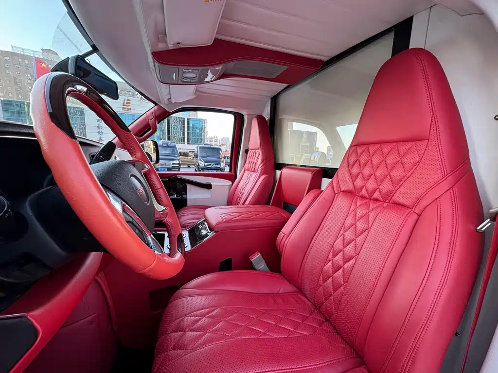 GMC GMC Savana 2017 6.0L G660S雅尊天幕版 Wait, let me correct that - "雅尊天幕版" appears to be a Chinese trim/package designation. The internationally accepted name would be: GMC Savana 2017 6.0L G660S Actually, looking more carefully at the original, "SAVANA" is already the English model name. The internationally accepted model name is simply: GMC Savana 2017 6.0L G660S 2017 - thumbnail 23