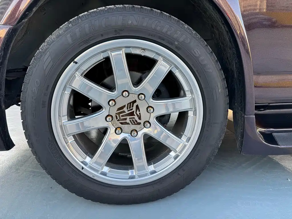 GMC GMC Savana 2017 6.0L G660S雅尊天幕版 Wait, let me correct that - "雅尊天幕版" appears to be a Chinese trim/package designation. The internationally accepted name would be: GMC Savana 2017 6.0L G660S Actually, looking more carefully at the original, "SAVANA" is already the English model name. The internationally accepted model name is simply: GMC Savana 2017 6.0L G660S 2017 - thumbnail 29