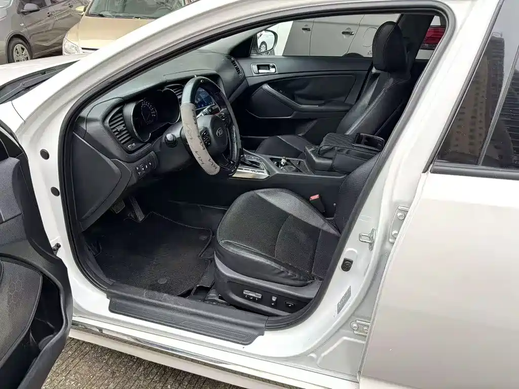 Kia Kia K5 2014 2.0L Automatic LUXURY 2014 - thumbnail 5