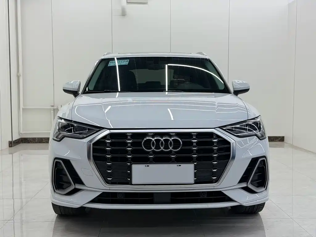 Audi Audi Q3 2022 35 TFSI Fashion Dynamic Edition 2022 - thumbnail 2
