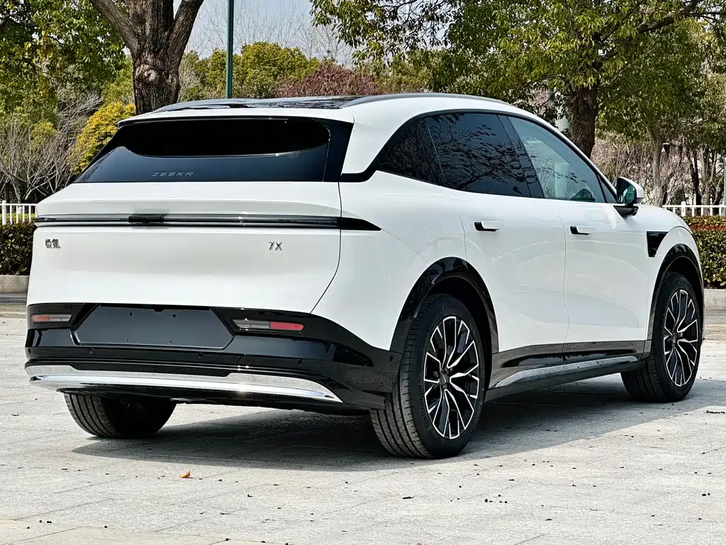 Zeekr Zeekr 7X 2025 Model 100kWh Long Range Rear-Wheel Drive Intelligent Driving Version 2026 - thumbnail 4
