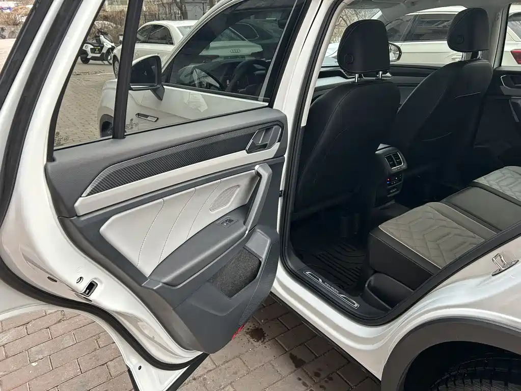 Volkswagen Tayron 2023 280TSI 2WD Luxury Plus Advanced Edition 2023 - thumbnail 13