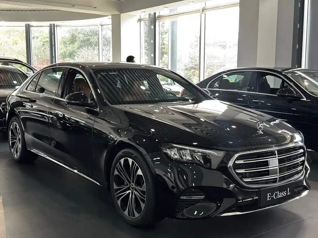 Mercedes-Benz Mercedes-Benz E-Class 2026 E 300 L Fashion Edition 2026 - thumbnail 3