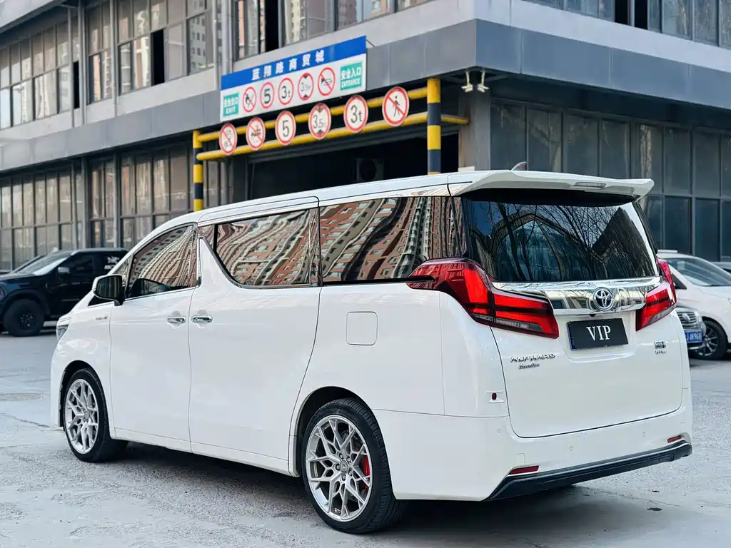 Toyota Alphard 2021 Model Hybrid 2.5L Executive Version 2023 - thumbnail 9