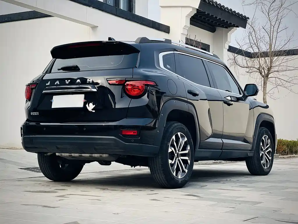 Haval Haval Big Dog PLUS 2023 1.5T 2WD潮野版Plus  Note: The internationally accepted name would be "Haval Big Dog PLUS" as Haval is already an internationally recognized brand name, and "Big Dog" is the official international model name for this SUV. The rest of the specifications (2023, 1.5T, 2WD) remain the same in English. The "潮野版Plus" part doesn't have a direct international equivalent and would typically be described through trim level descriptions in English markets. 2023 - thumbnail 6