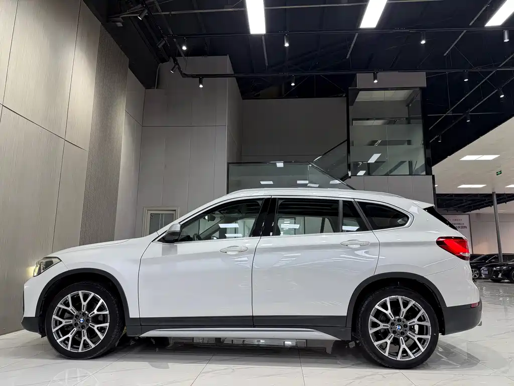 BMW BMW X1 2021 xDrive25Li Premium Model 2020 - thumbnail 7