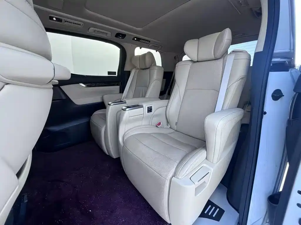 Toyota Alphard 2021 Model Hybrid 2.5L Executive Version 2022 - thumbnail 8