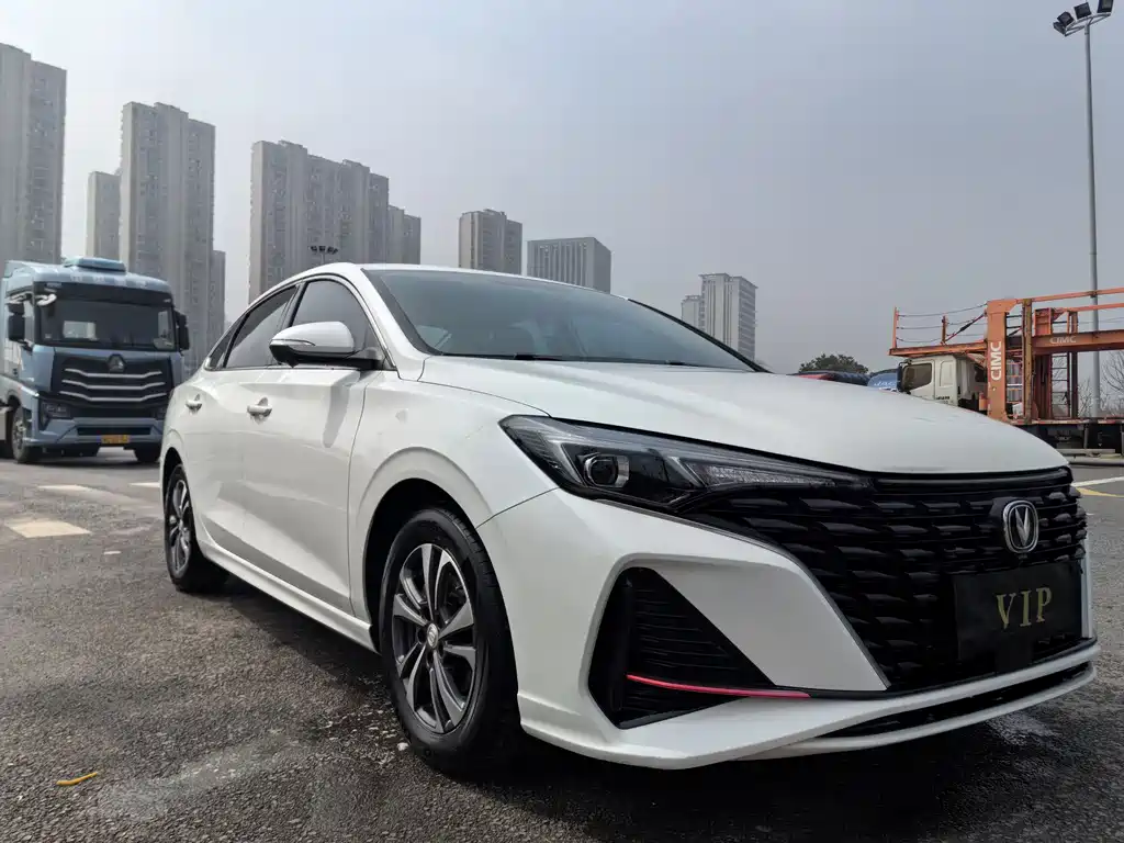 Changan Yidong 2023 Plus Blue Whale NE 1.4T GDI DCT Premium Edition 2023 - thumbnail 3