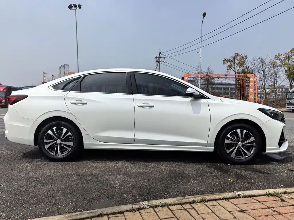 Changan Yidong 2023 Plus Blue Whale NE 1.4T GDI DCT Premium Edition 2023 - thumbnail 4