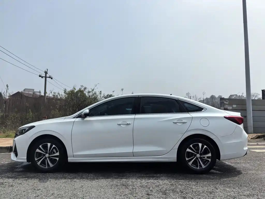 Changan Yidong 2023 Plus Blue Whale NE 1.4T GDI DCT Premium Edition 2023 - thumbnail 5