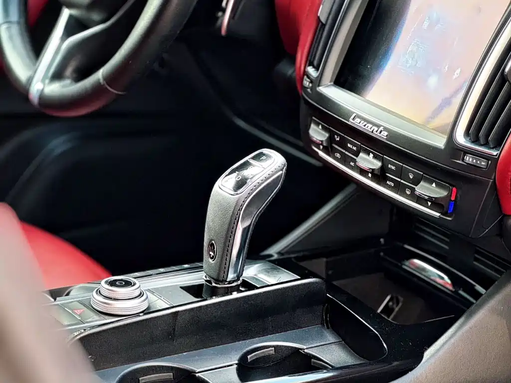 Maserati Maserati Levante 2016 3.0T Standard 2016 - thumbnail 9