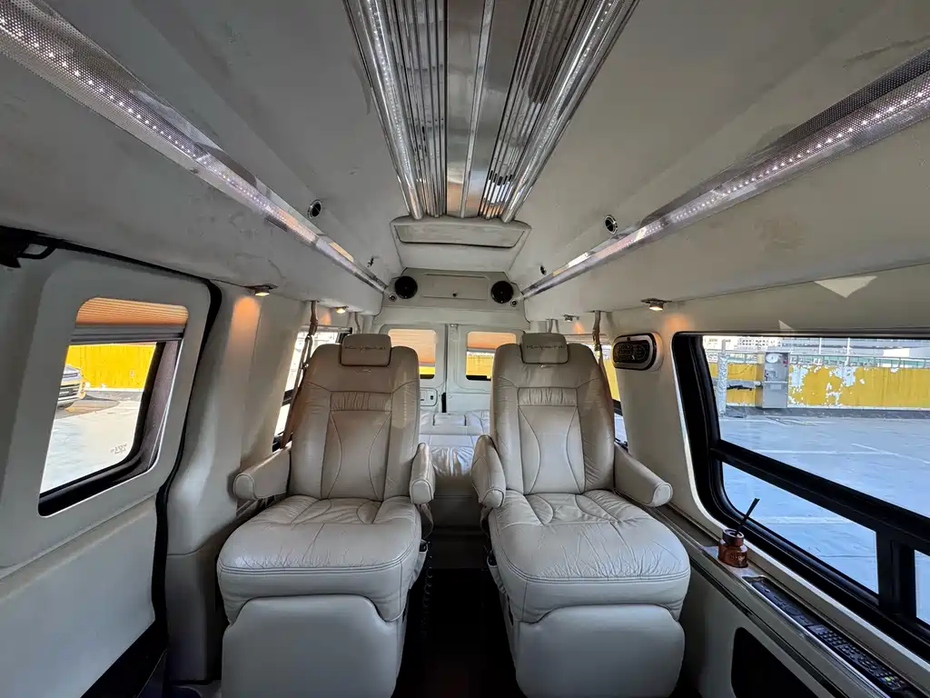 GMC GMC Savana 2012 6.0L Ultimate Leader Edition 2012 - thumbnail 12