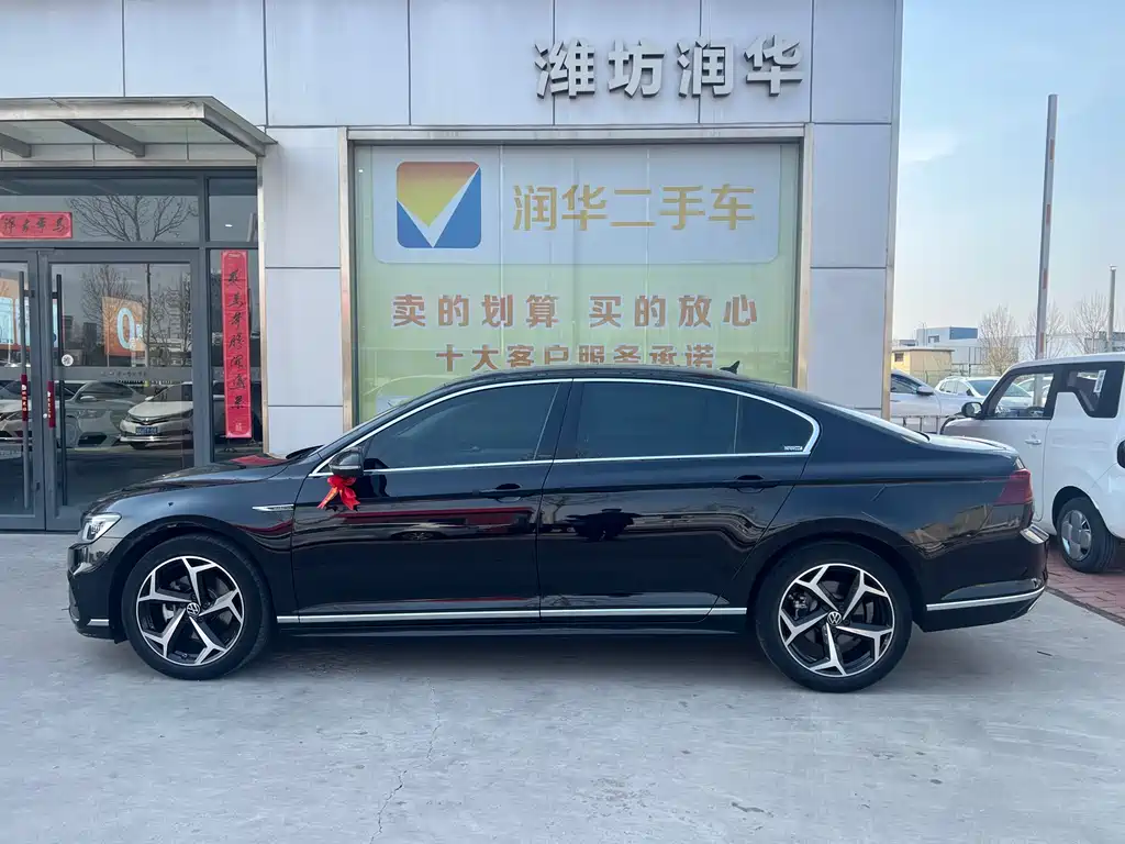 Volkswagen Magotan 2024 2 Million Celebration Edition 330TSI DSG Luxury Model 2024 - thumbnail 2