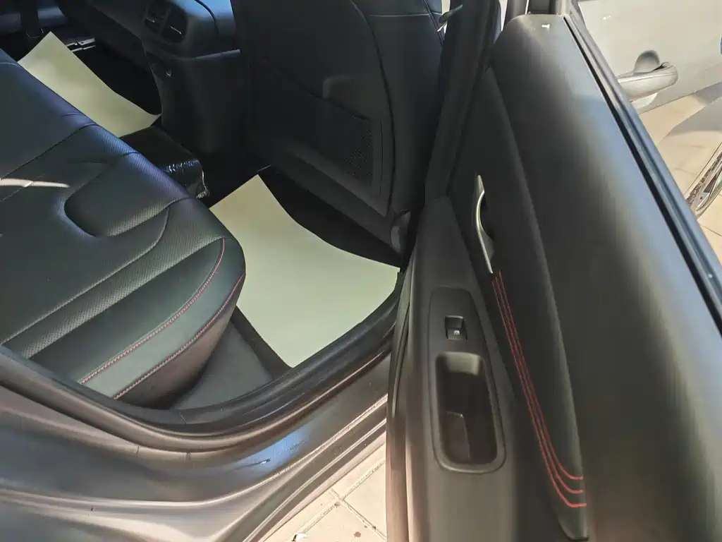 Hyundai Elantra 2022 1.5L CVT 20th Anniversary Edition 2023 - thumbnail 15