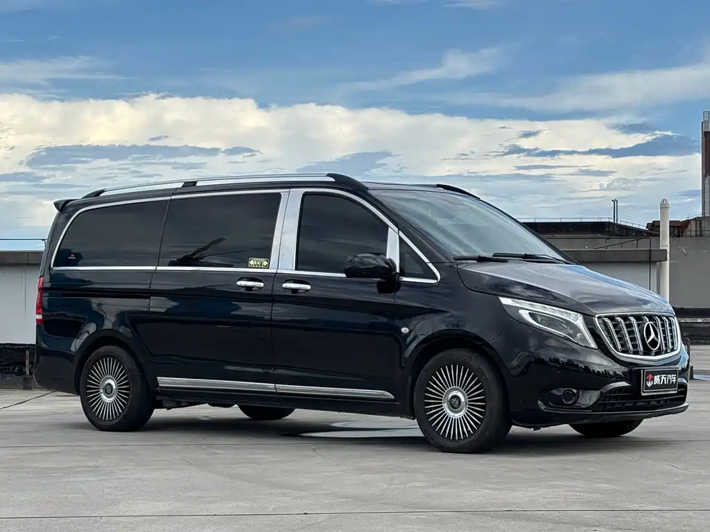 Mercedes-Benz Mercedes-Benz V-Class (Imported) 2020 Model V 250 2020 - thumbnail 3