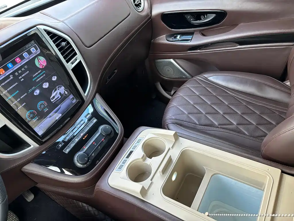 Mercedes-Benz Mercedes-Benz V-Class (Imported) 2020 Model V 250 2020 - thumbnail 19