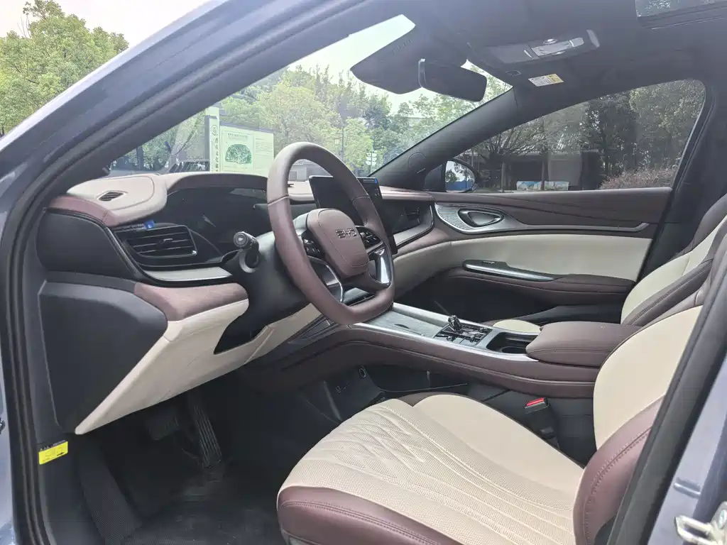 BYD BYD Seal 2023 DM-i 1.5T 200km Flagship 2024 - thumbnail 9