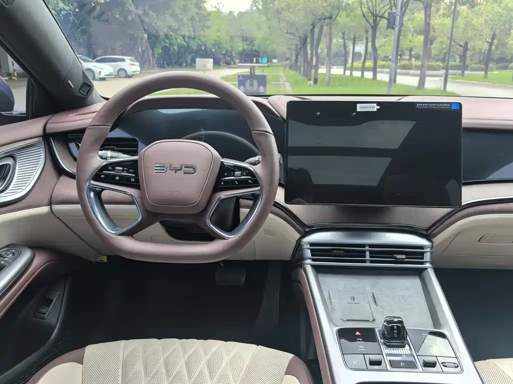 BYD BYD Seal 2023 DM-i 1.5T 200km Flagship 2024 - thumbnail 11