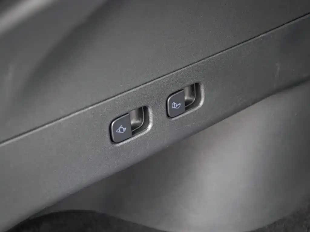 Tesla Model Y 2022 Rear-Wheel Drive 2023 - thumbnail 18