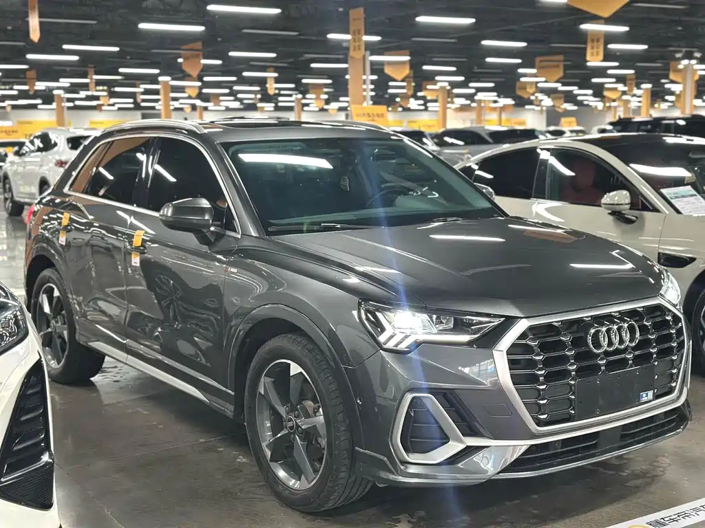 Audi Audi Q3 2022 35 TFSI Fashion Dynamic Edition 2023 - thumbnail 2