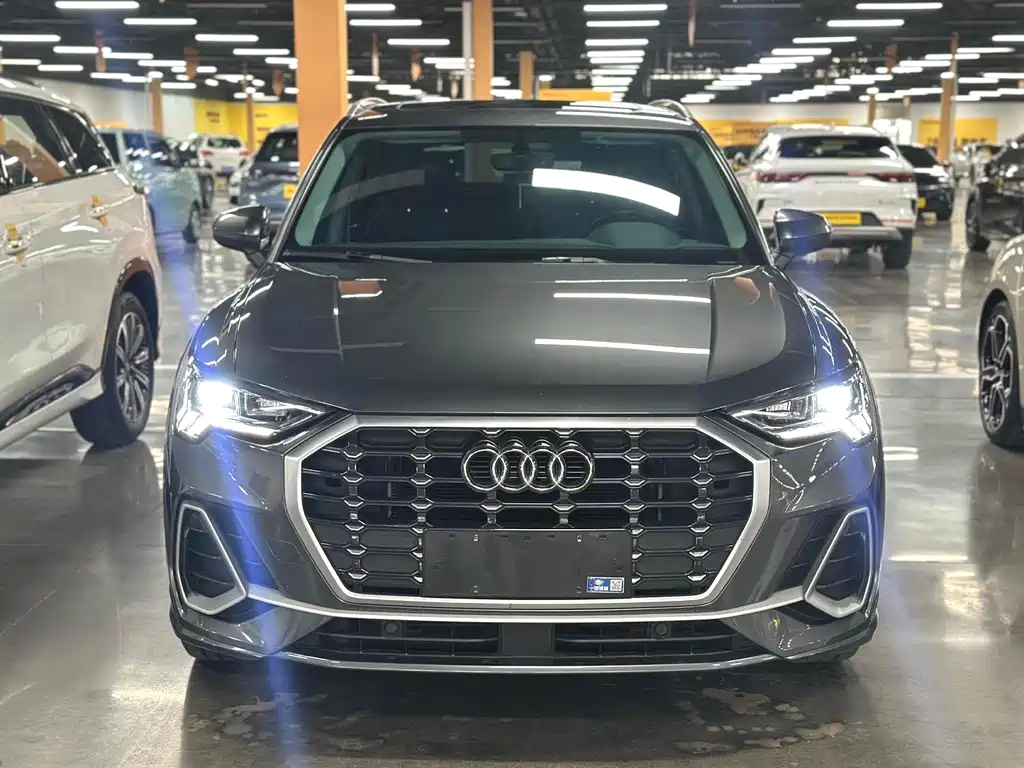 Audi Audi Q3 2022 35 TFSI Fashion Dynamic Edition 2023 - thumbnail 3