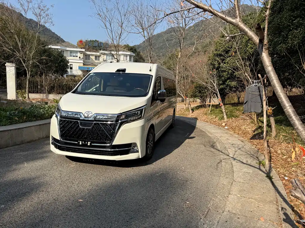 Toyota Toyota Hiace 2024 3.5L Middle East Version 2024 - thumbnail 2