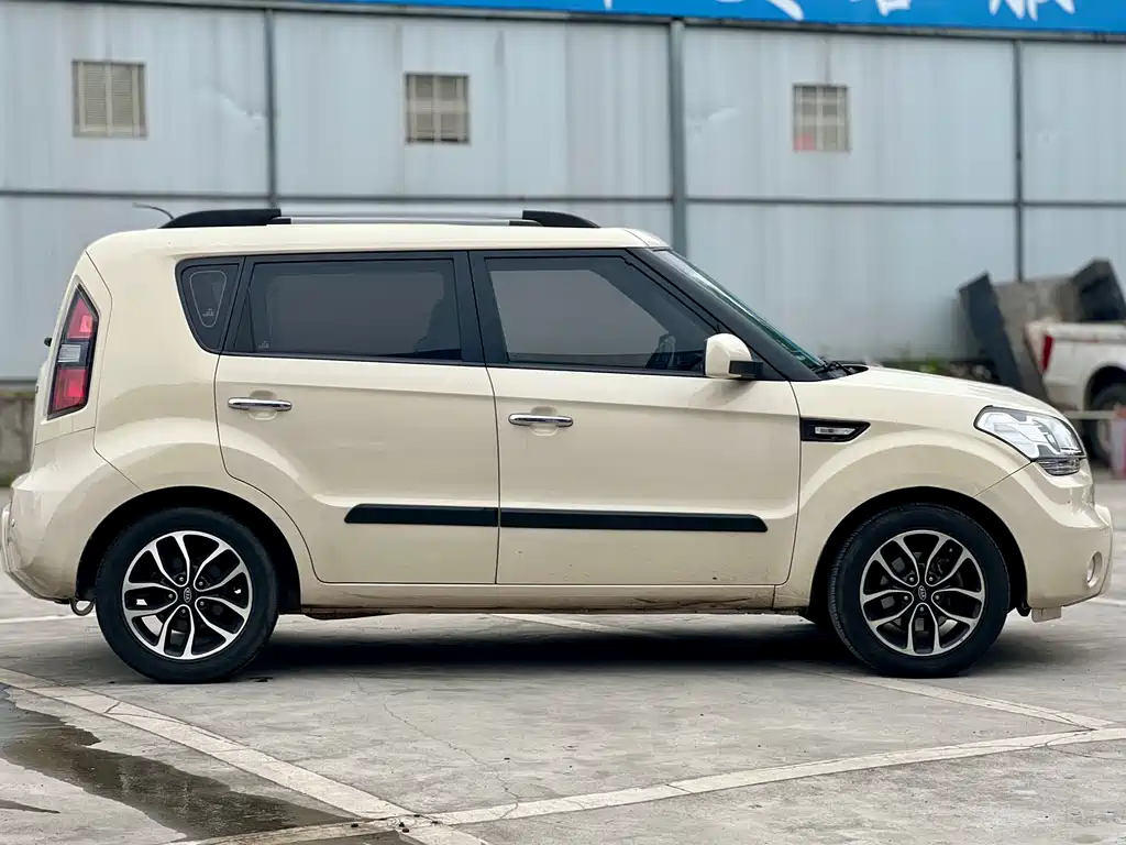 Kia Soul 2010 1.6L AT Premium 2011 - thumbnail 3