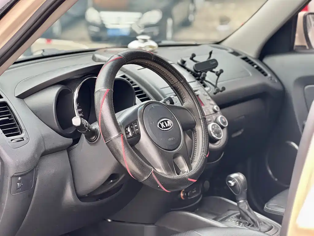 Kia Soul 2010 1.6L AT Premium 2011 - thumbnail 7