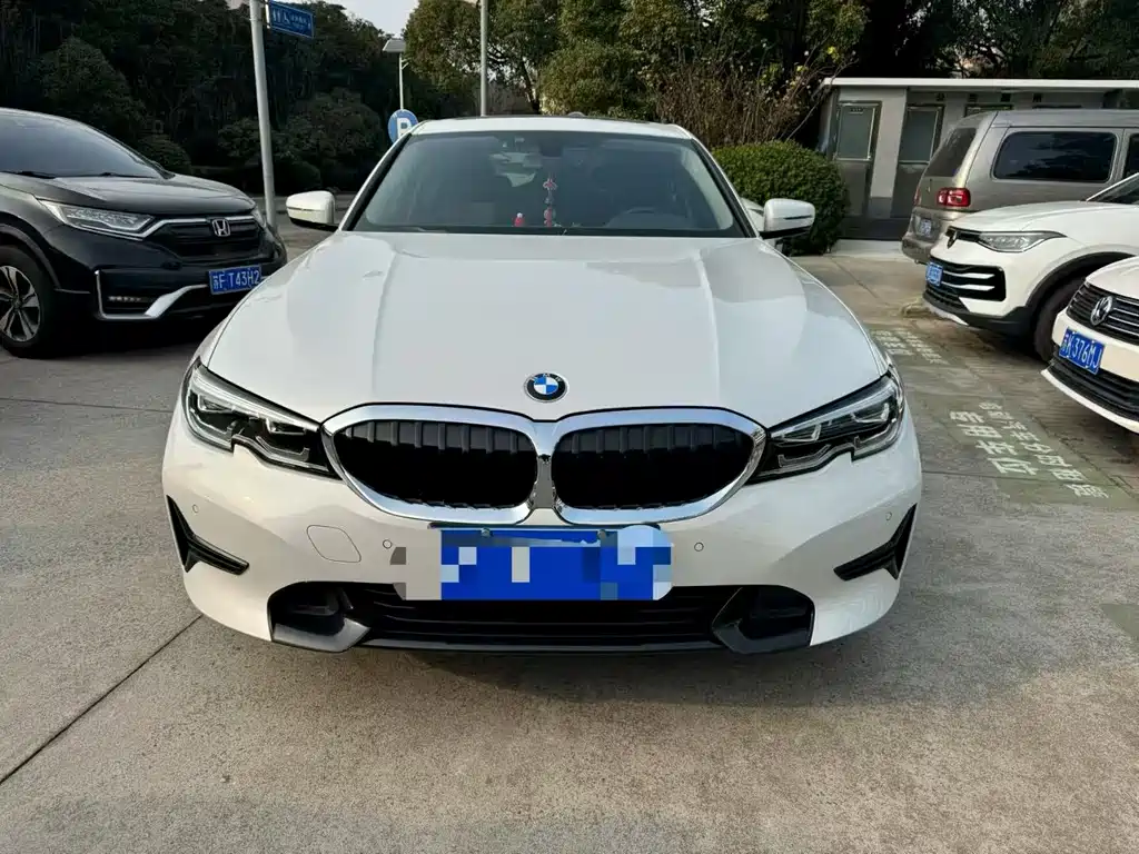 BMW BMW 3 Series 2022 Model Year Facelift 320i Sport Package 2022 - thumbnail 2
