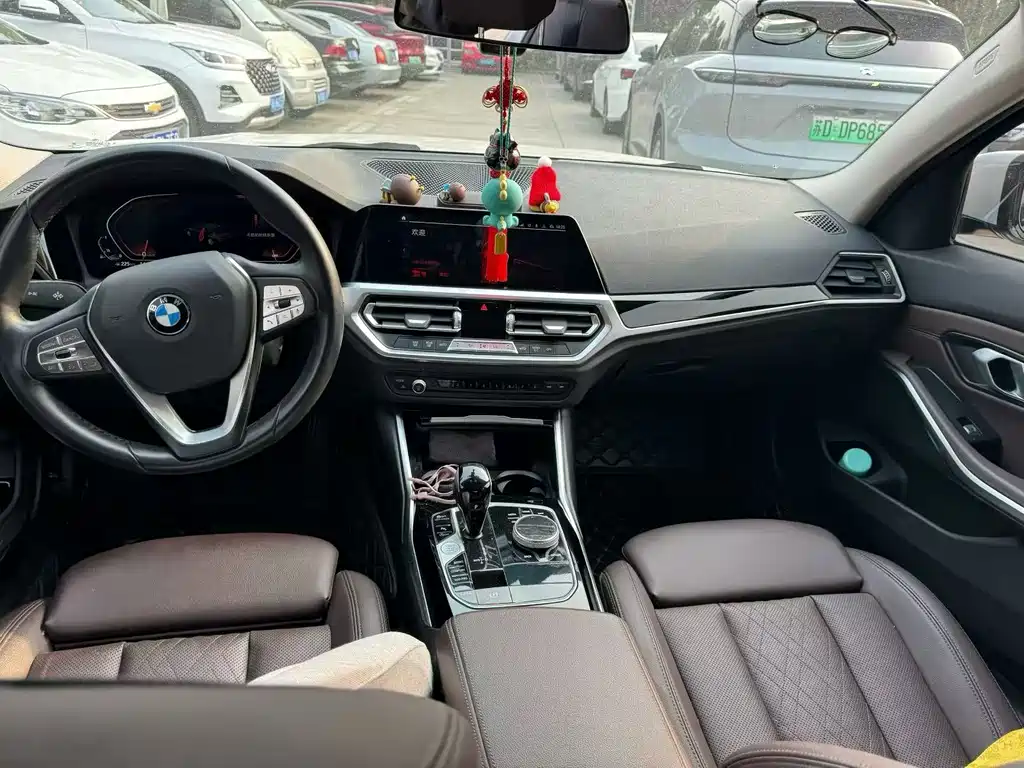 BMW BMW 3 Series 2022 Model Year Facelift 320i Sport Package 2022 - thumbnail 5