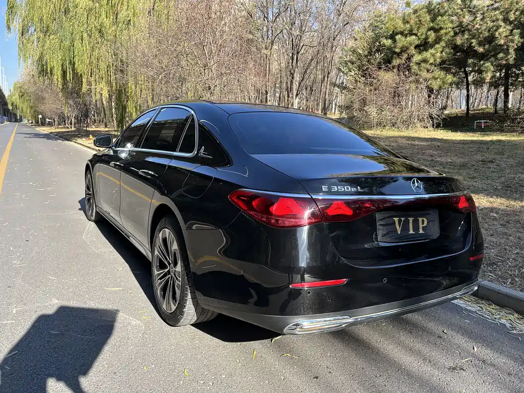 Mercedes-Benz Mercedes-Benz E-Class 2024 E 350 e L Plug-in Hybrid Sedan 2024 - thumbnail 4